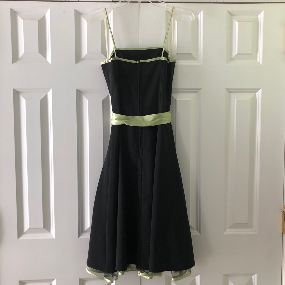 ⭐️ Retro Dress - Picture 2 of 5